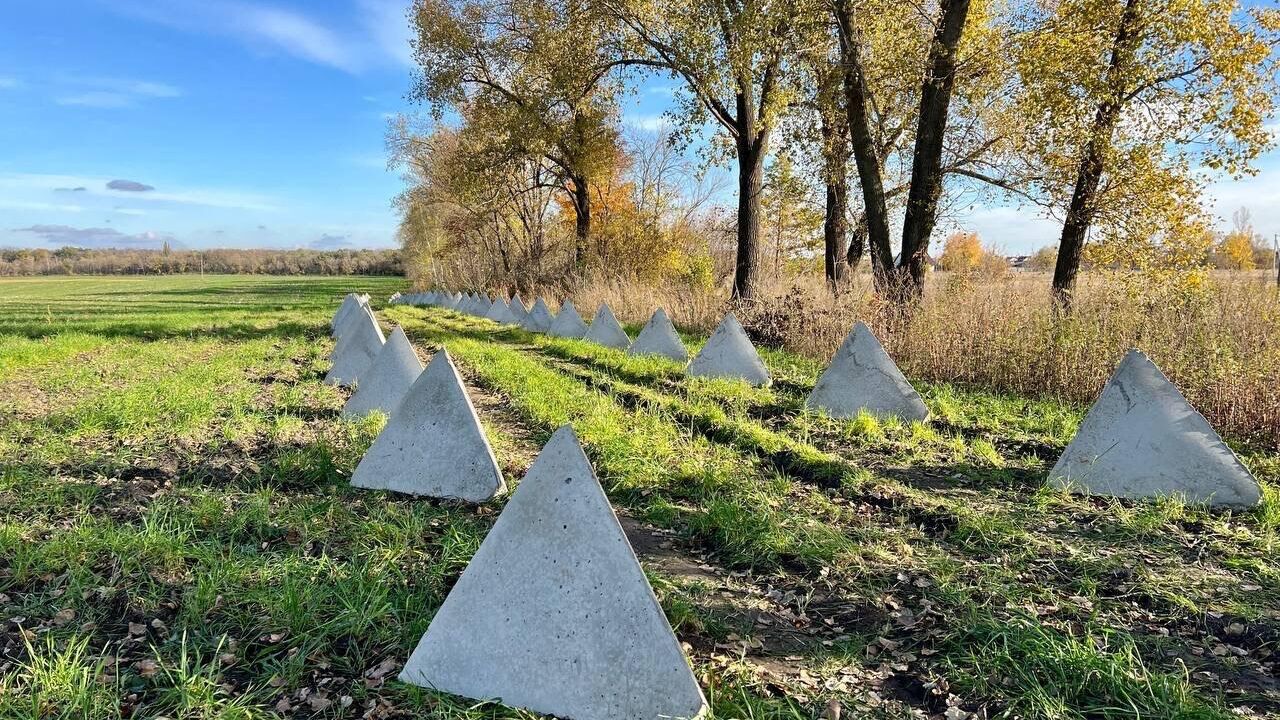 В районах Белгородской области приступили к установке защитных сооружений - РИА Новости, 1920, 27.10.2022