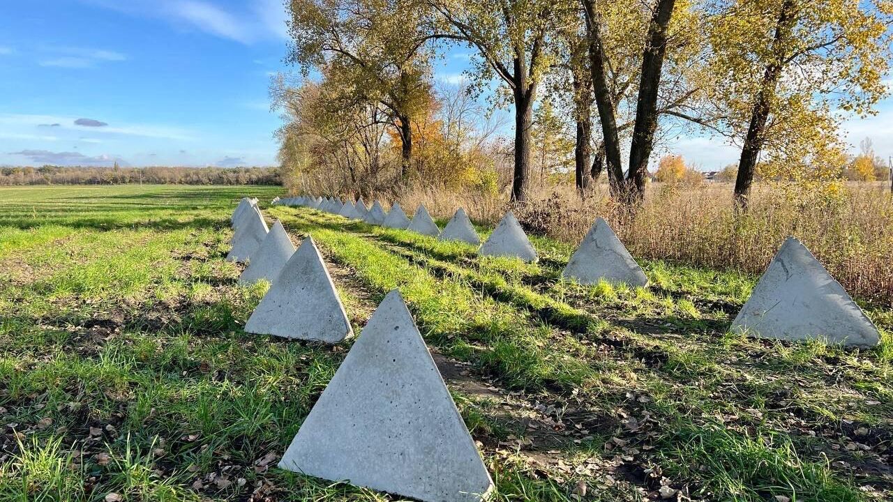 В районах Белгородской области приступили к установке защитных сооружений - РИА Новости, 1920, 07.12.2022