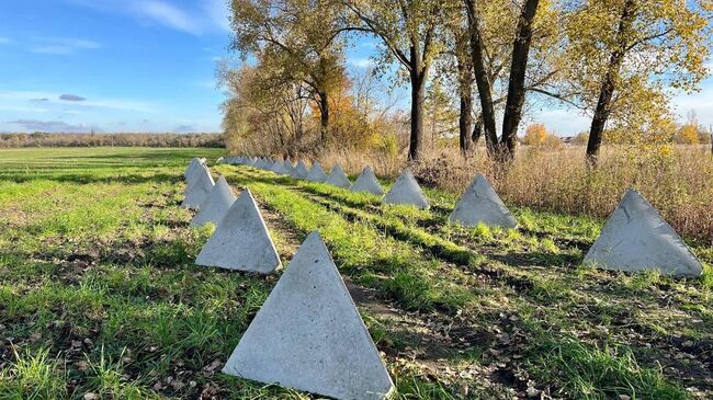 В районах Белгородской области приступили к установке защитных сооружений