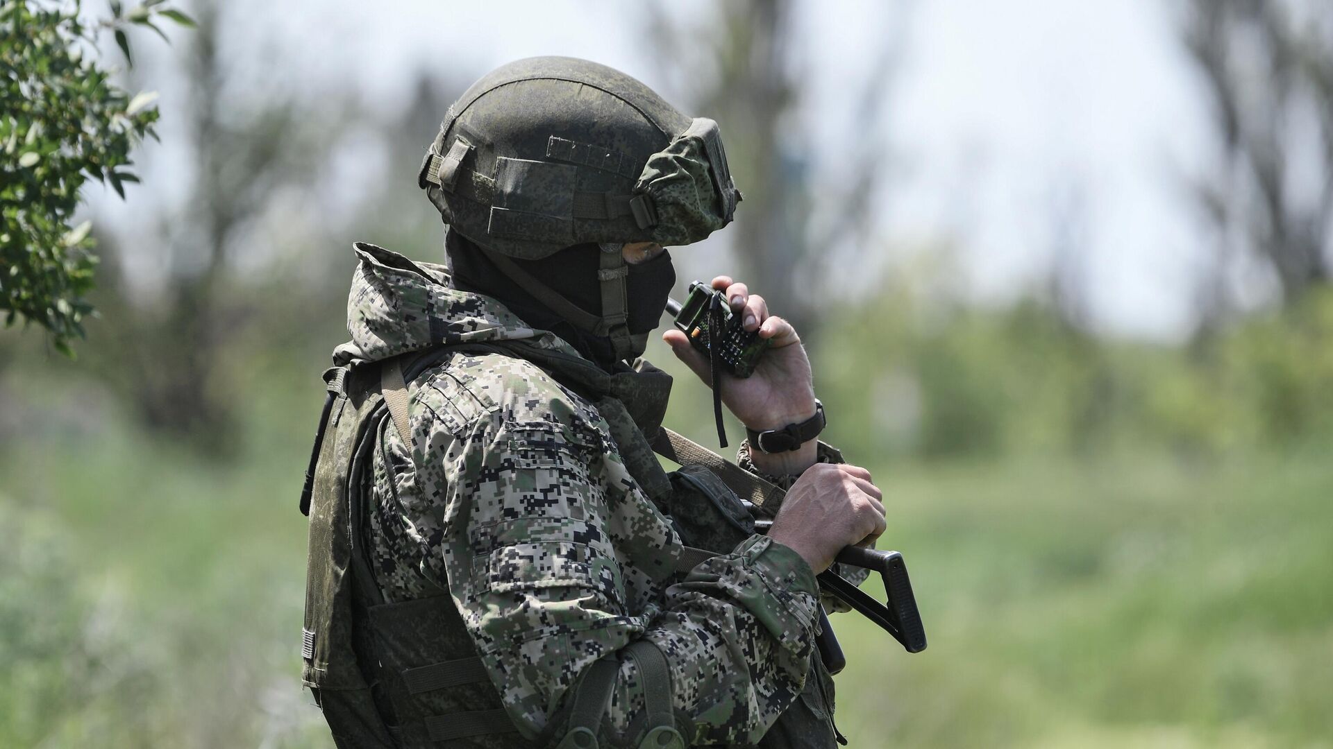 Военнослужащий Международного противоминного центра Вооруженных сил РФ - РИА Новости, 1920, 30.10.2022