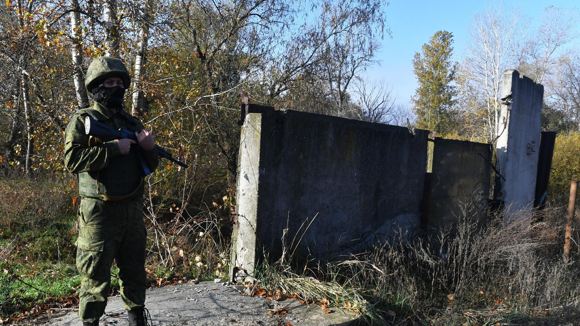 Военнослужащий, призванный в рамках частичной мобилизации, на позиции в районе города Энергодар Запорожской области - РИА Новости, 1920, 07.11.2022