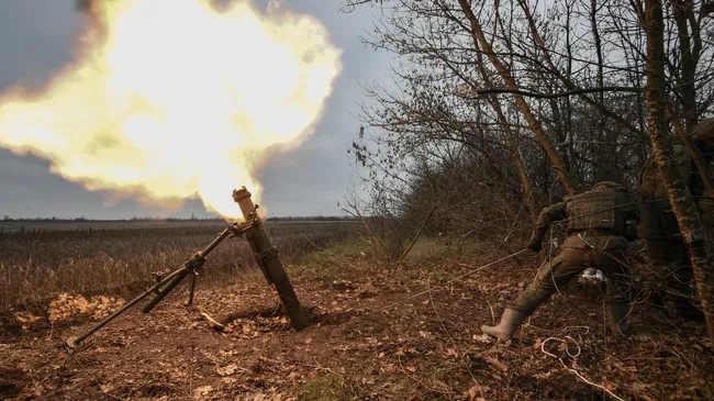 Боец минометного расчета. Архивное фото
