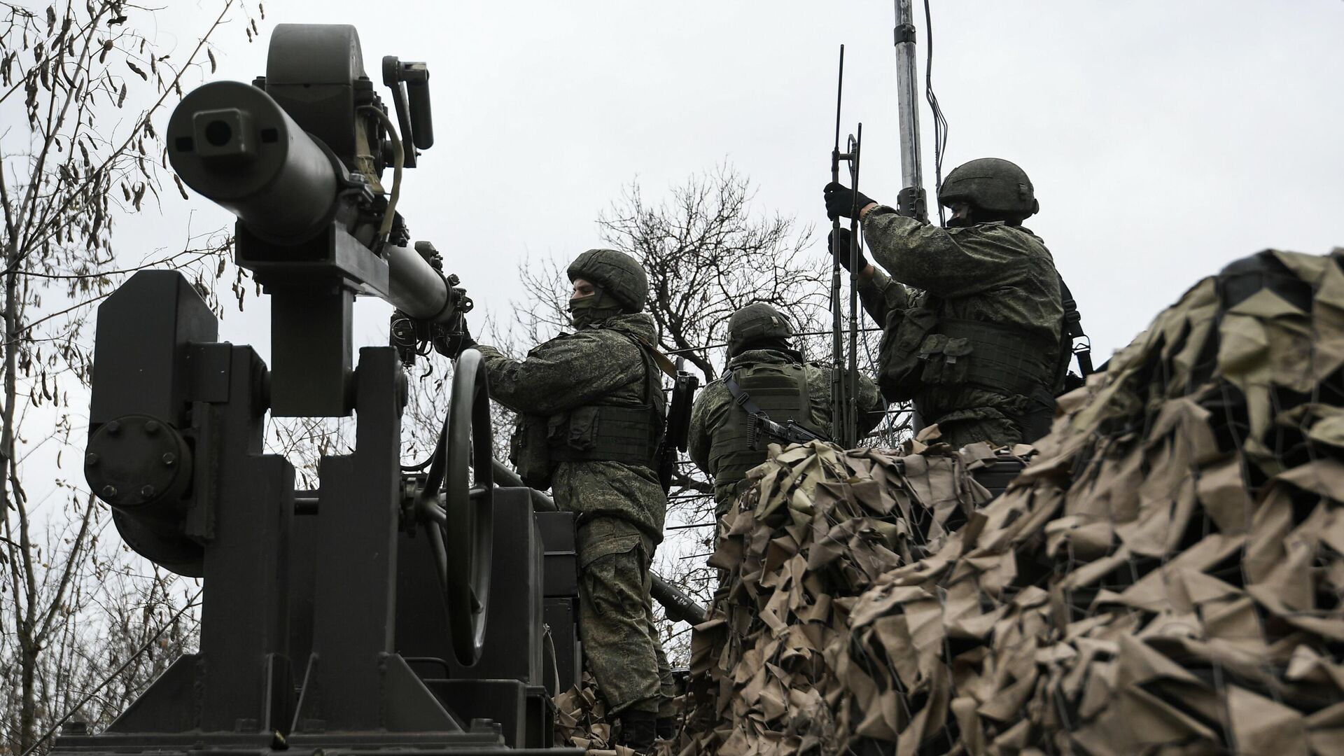 Военнослужащие подразделений радиоэлектронной борьбы во время специальной военной операции на Запорожском направлении - РИА Новости, 1920, 01.03.2023