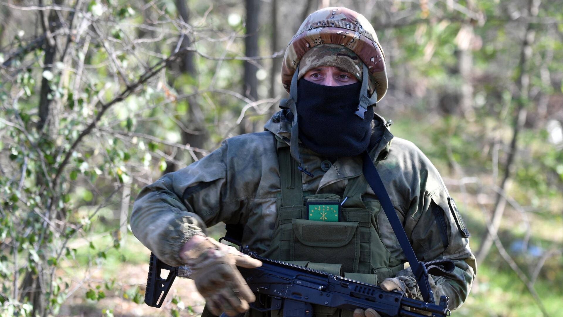 Военнослужащий ЮВО ВС РФ на позициях на Запорожском направлении - РИА Новости, 1920, 22.11.2022