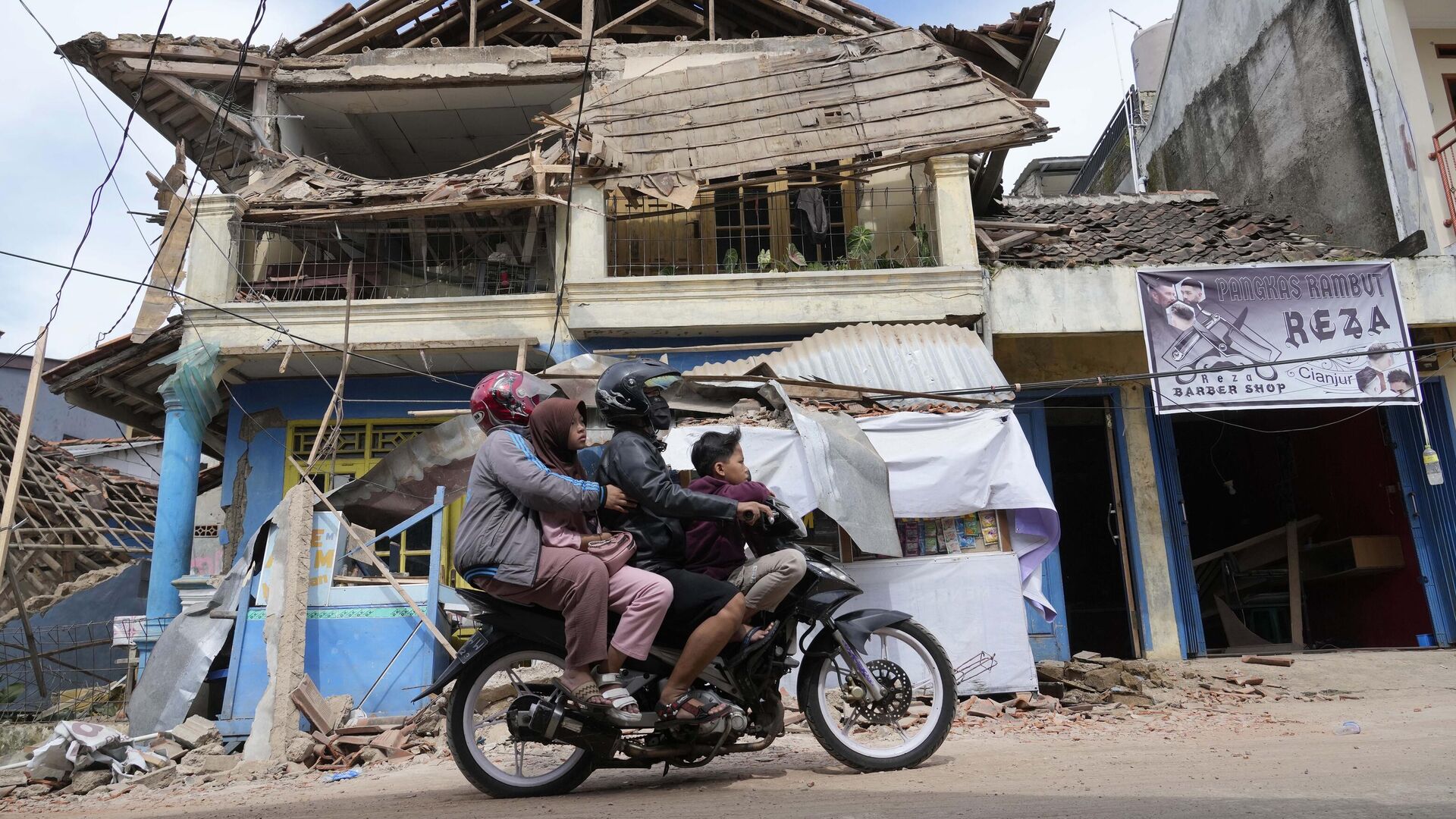 Последствия землетрясения в провинции Западная Ява, Индонезия - РИА Новости, 1920, 22.11.2022