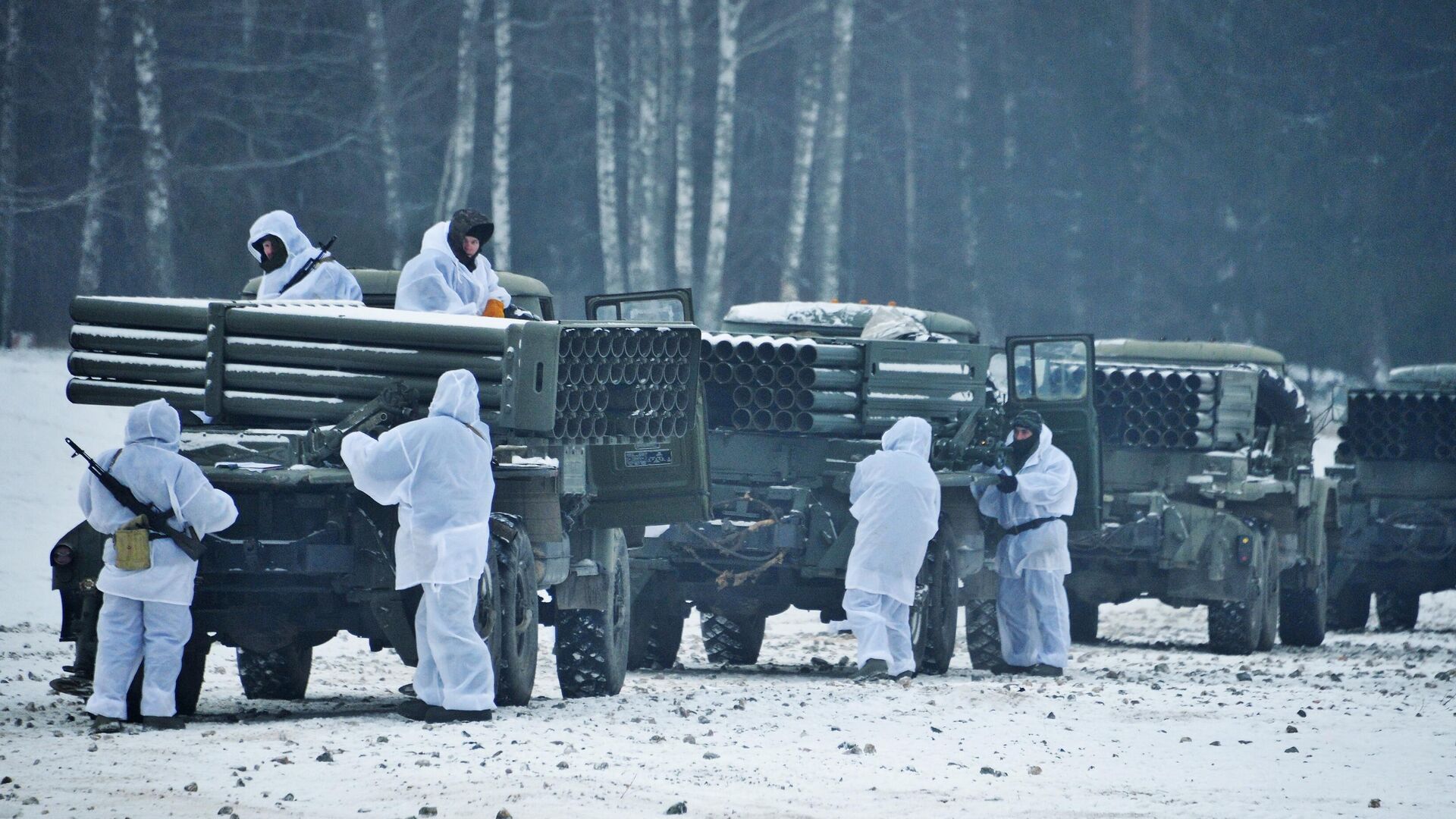 Военнослужащие проходят подготовку на полигоне в Костроме перед отправкой в зону спецоперации. - РИА Новости, 1920, 03.12.2022