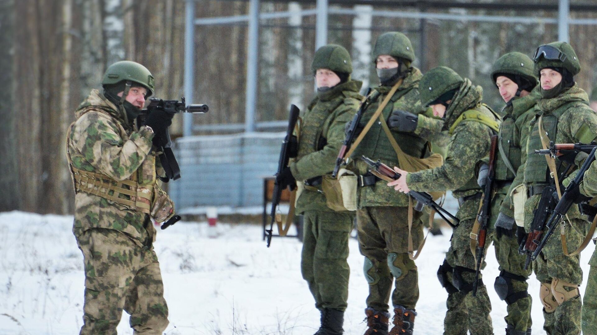 Подготовка мобилизованных для отправки в зону спецоперации в Костроме - РИА Новости, 1920, 13.02.2023