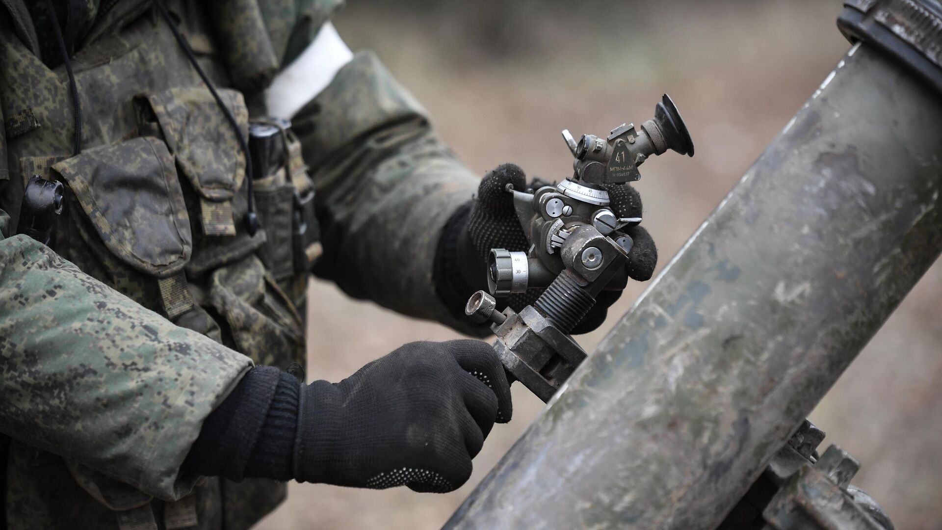 Военнослужащий минометного расчета Вооруженных сил РФ участвует в боевых действиях на Запорожском направлении специальной военной операции - РИА Новости, 1920, 24.02.2024