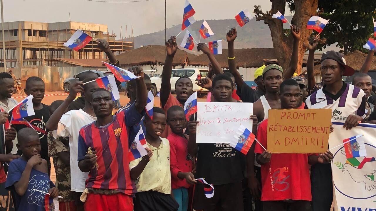 Митинг в поддержку раненого главы Русского дома в ЦАР Дмитрия Сытого в Банги - РИА Новости, 1920, 14.01.2023