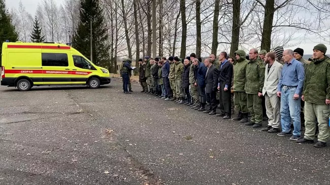 Российские военнослужащие, возвращенные из плена. Скриншот видео