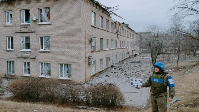 Последствия обстрела Первомайска со стороны ВСУ. Архивное фото