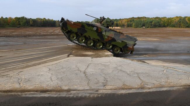 Боевая машина пехоты Marder во время учений