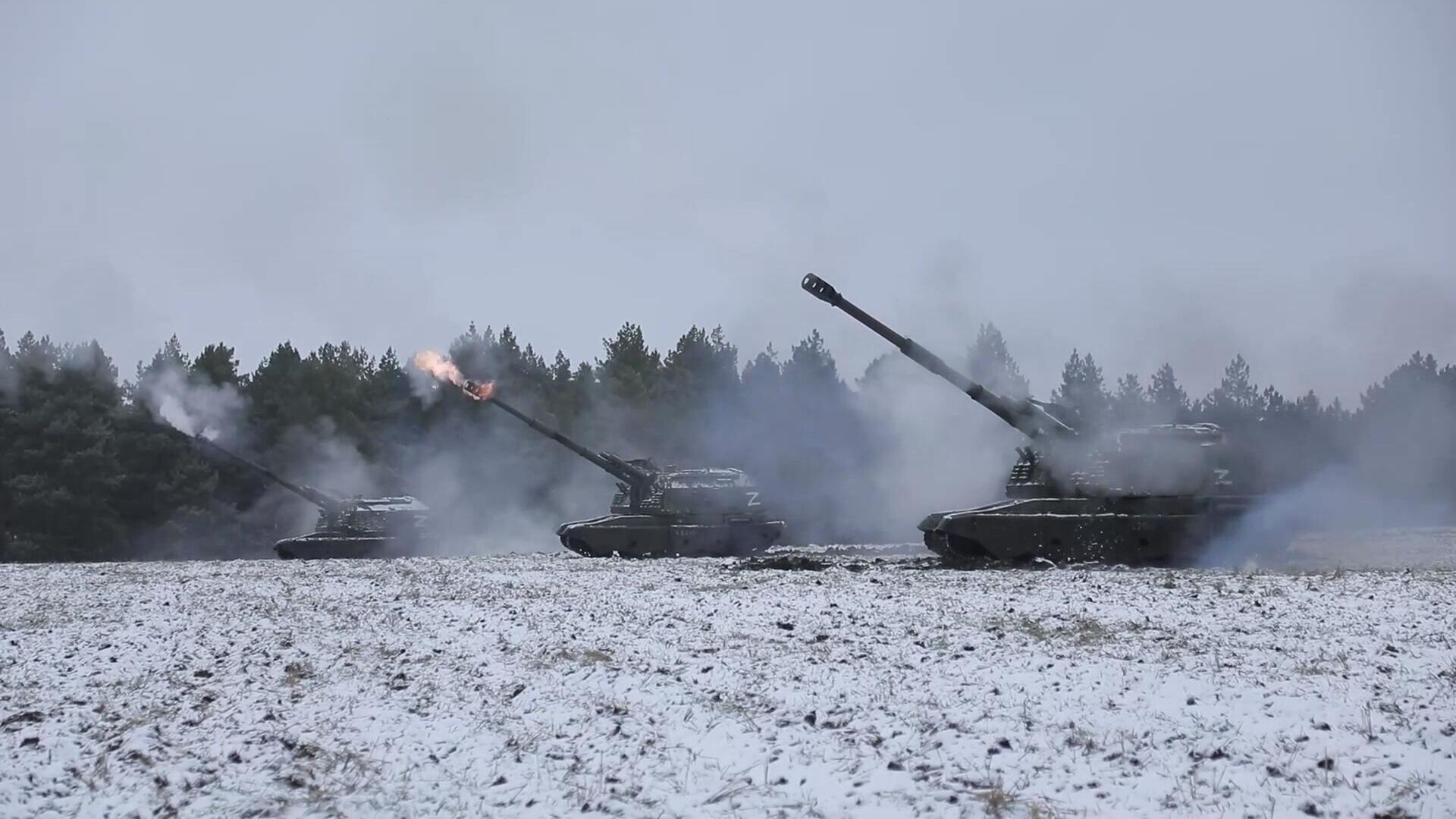 Мобилизованные военнослужащие поражают позиции ВСУ из модернизированных гаубиц Мста-СМ2 - РИА Новости, 1920, 15.01.2023