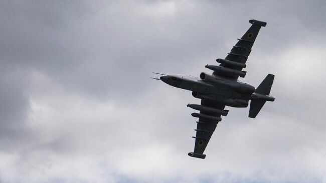 Самолет Су-25 украинских ВВС