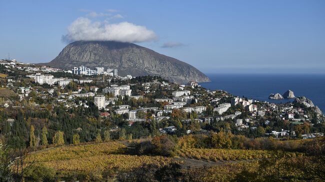 Вид на гору Аю-Даг в Крыму