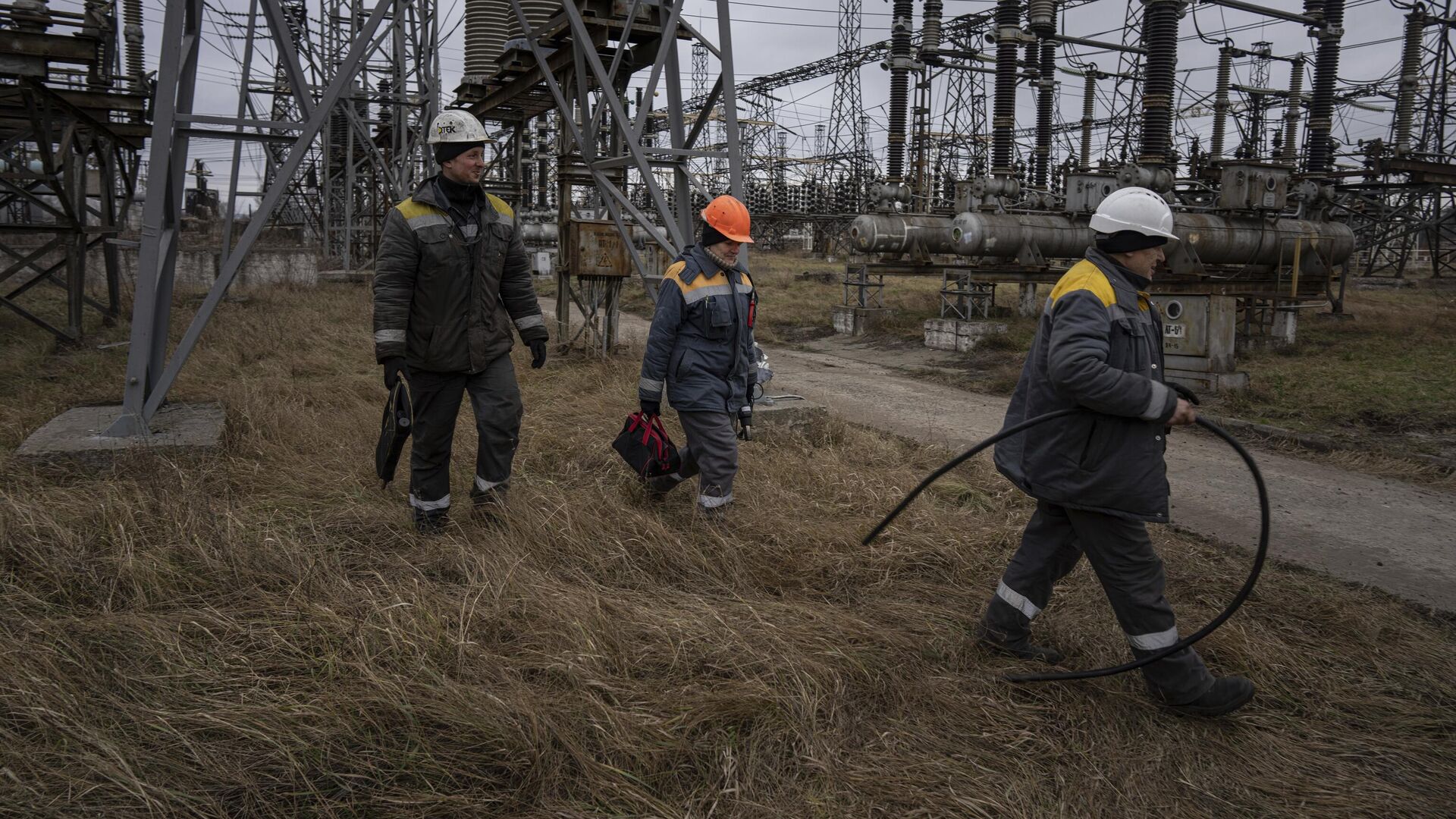 Рабочие на электростанции в центральной Украине - РИА Новости, 1920, 11.02.2023