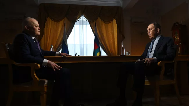Министр иностранных дел РФ Сергей Лавров во время интервью генеральному директору медиагруппы Россия сегодня Дмитрию Киселеву