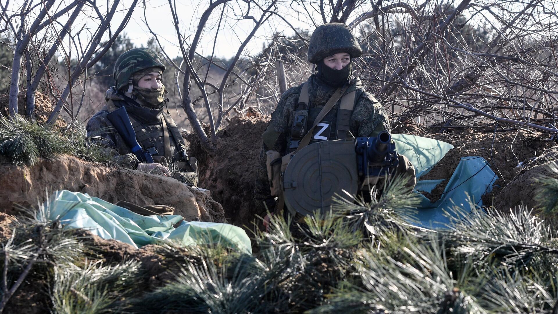 Мобилизованные бойцы ВС РФ в окопах на позициях в южном секторе СВО - РИА Новости, 1920, 06.02.2023