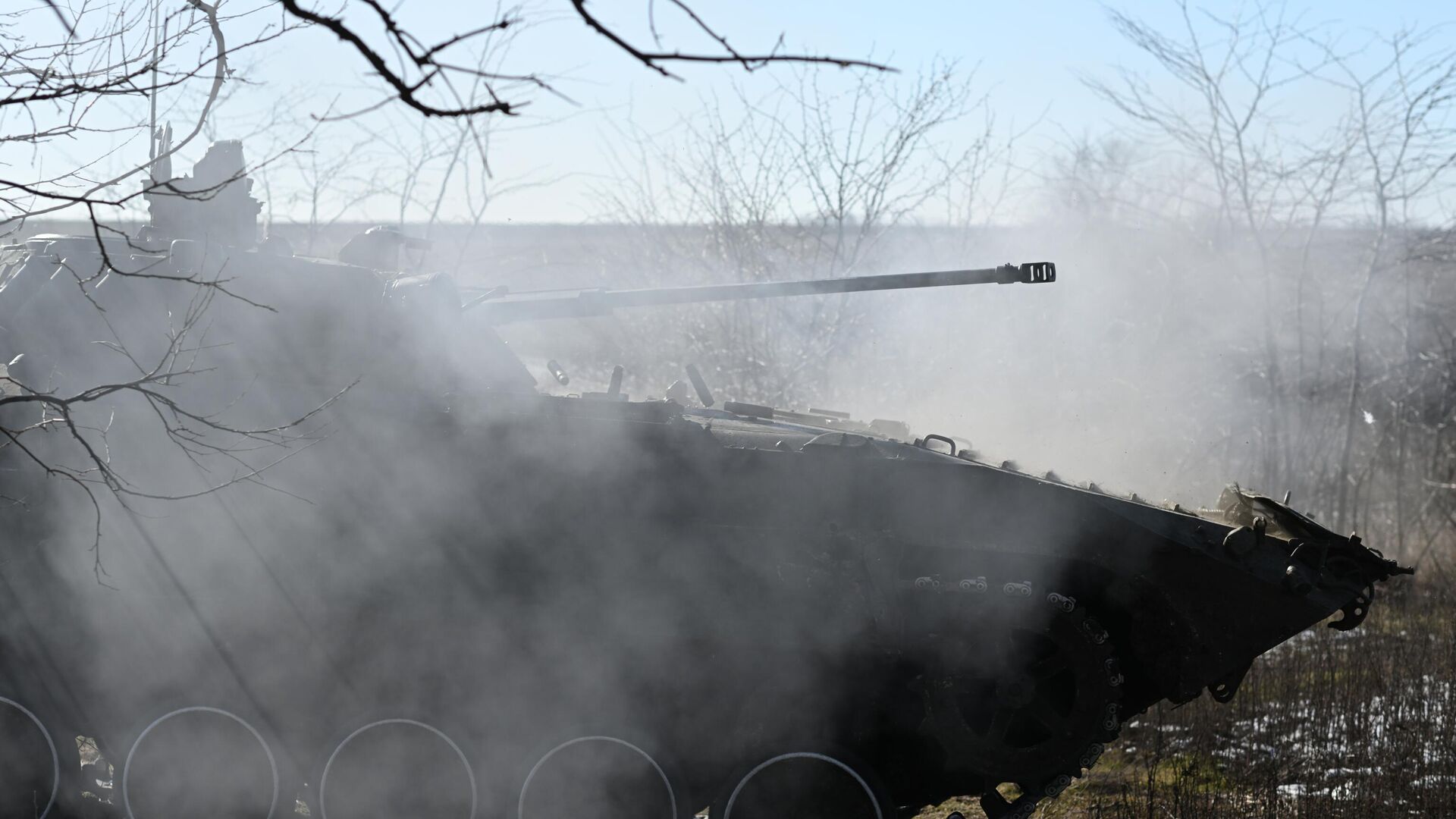 БМП-2 военнослужащих мотострелковых подразделений ВС РФ в зоне СВО - РИА Новости, 1920, 29.08.2023