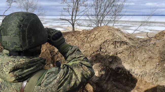 Военнослужащий ВС РФ на позициях в зоне проведения спецоперации