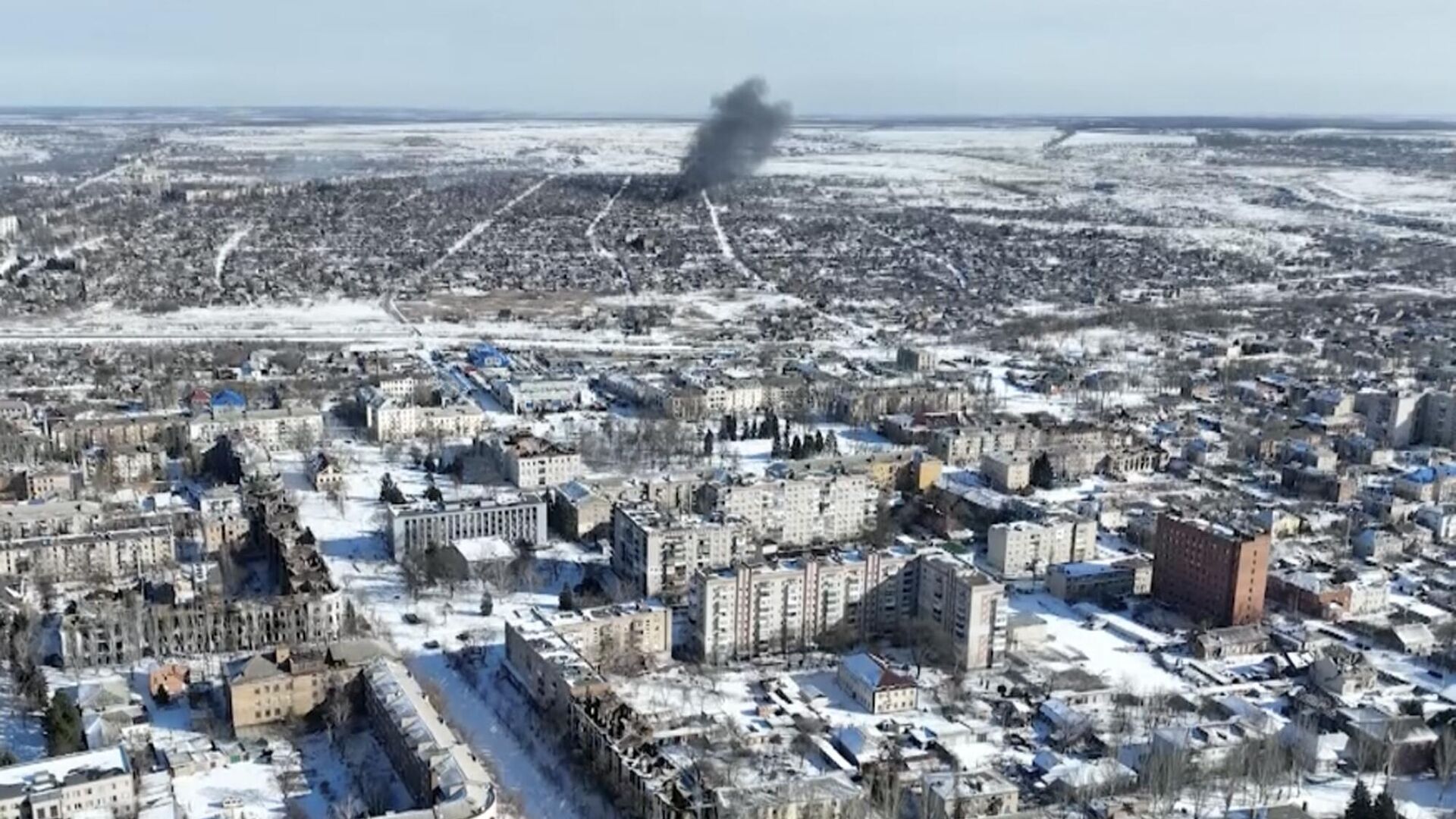 Дым на месте боев в Артемовске  - РИА Новости, 1920, 28.02.2023