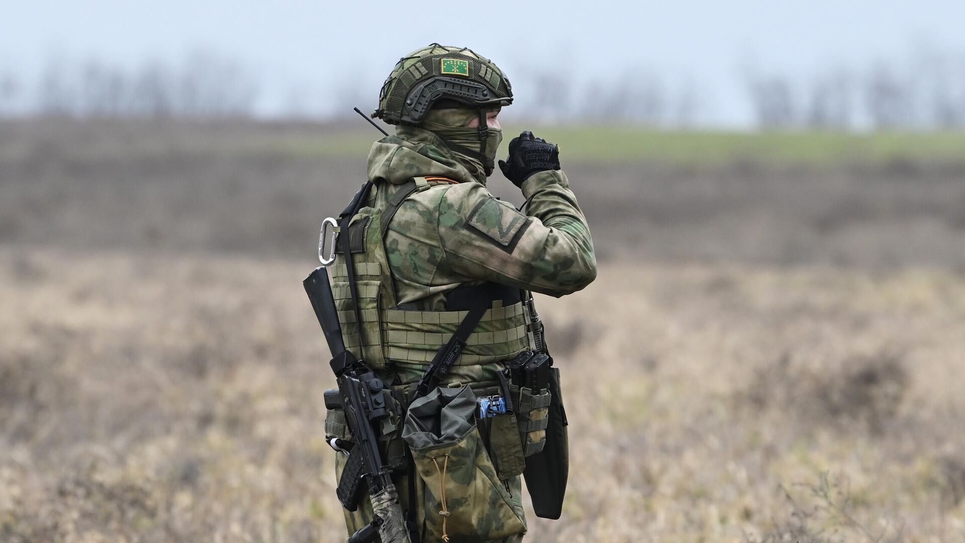 Военнослужащий артиллерийского расчета реактивной системы залпового огня (РСЗО) Ураган вооруженных сил РФ  - РИА Новости, 1920, 24.04.2023