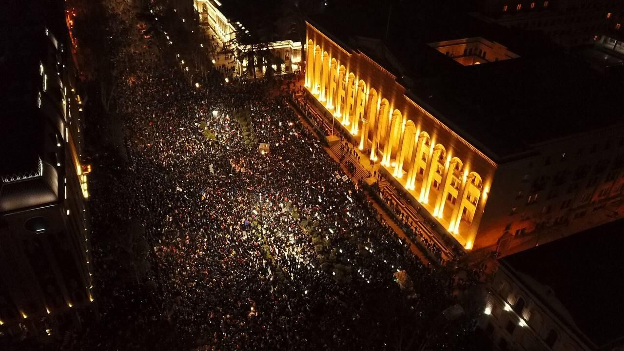 Участники акции протеста у здания парламента Грузии в центре Тбилиси. Архивное фото - РИА Новости, 1920, 23.05.2024