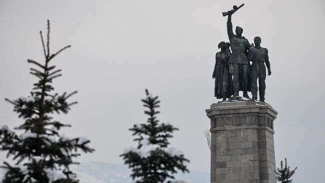 Памятник Советской армии в честь советских воинов-освободителей в Софии