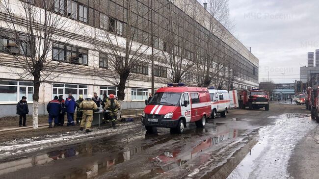 На месте пожара на территории Ярославского моторного завода