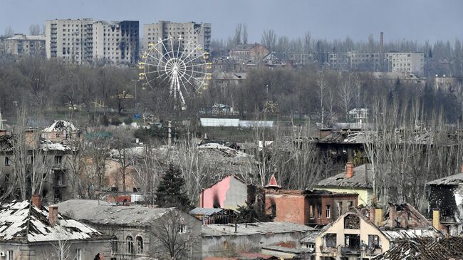 Разрушенные здания в центре Артёмовска