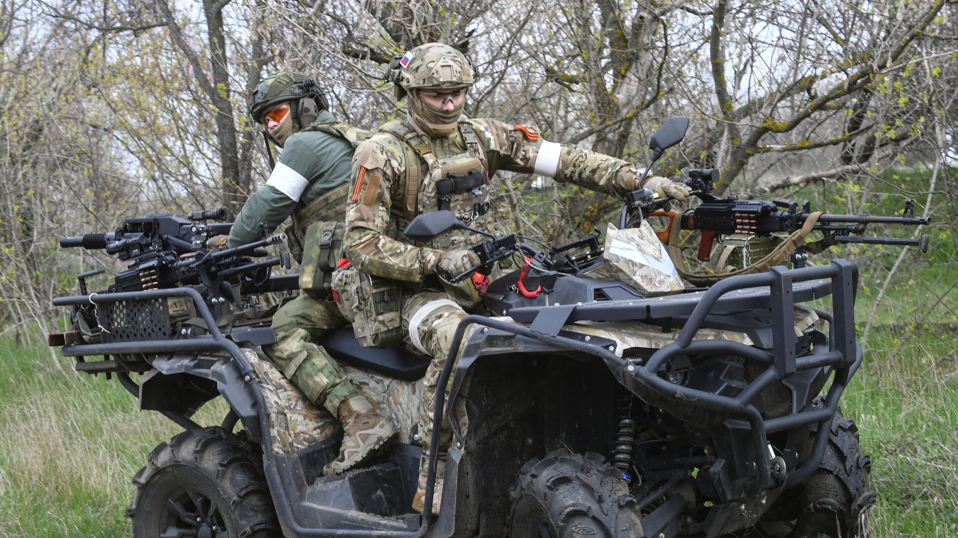 Военнослужащие подразделения ВДВ на квадроцикле в южном секторе СВО. Архивное фото - РИА Новости, 1920, 01.07.2023