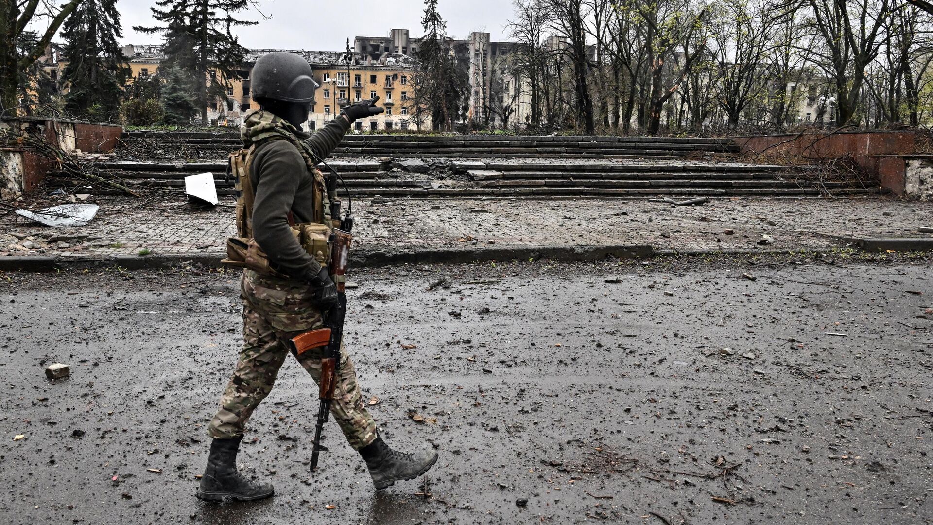 Боец ЧВК Вагнер в центре города Артемовска - РИА Новости, 1920, 21.04.2023