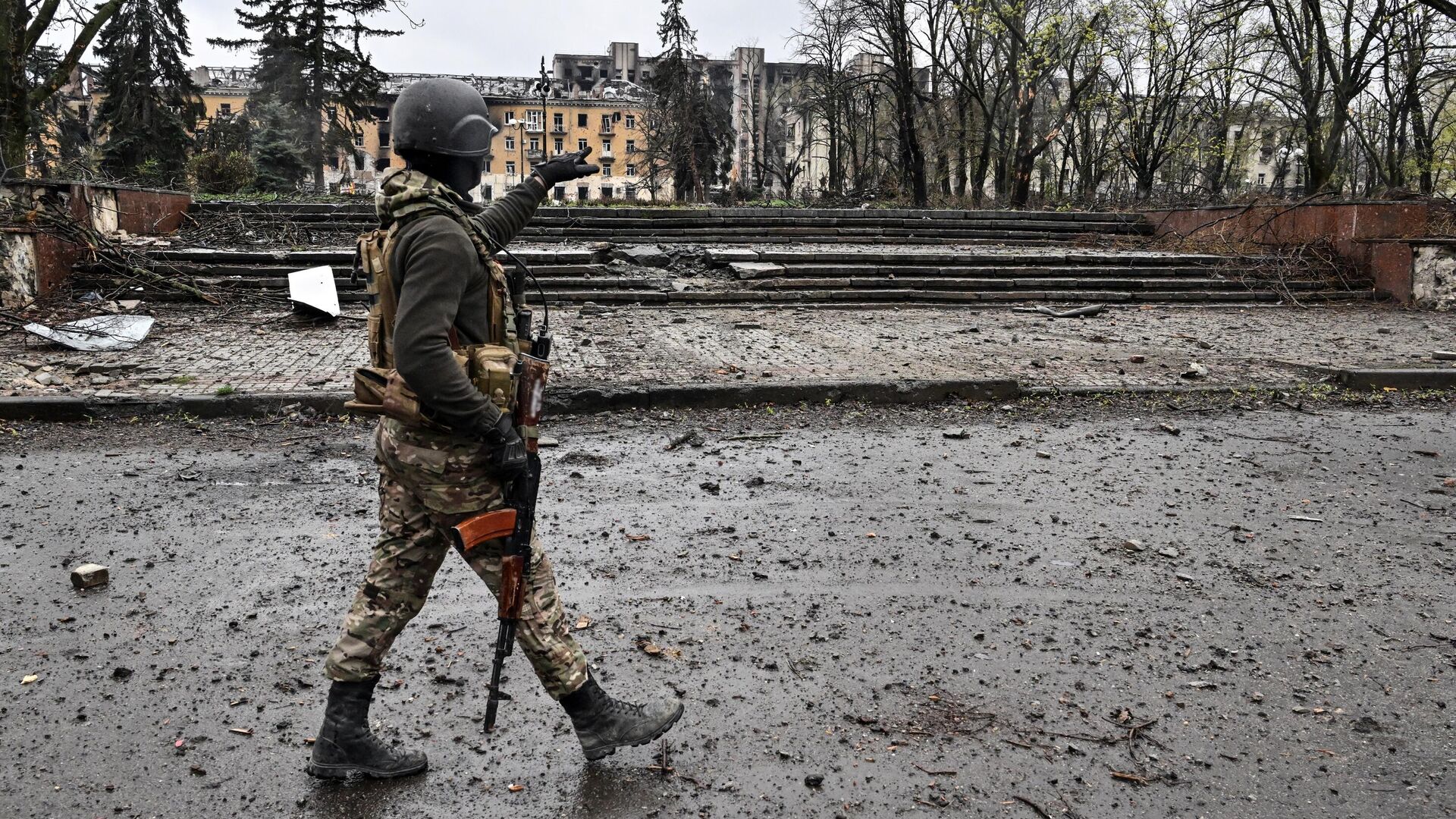 Боец ЧВК Вагнер в центре города Артемовска - РИА Новости, 1920, 21.04.2023