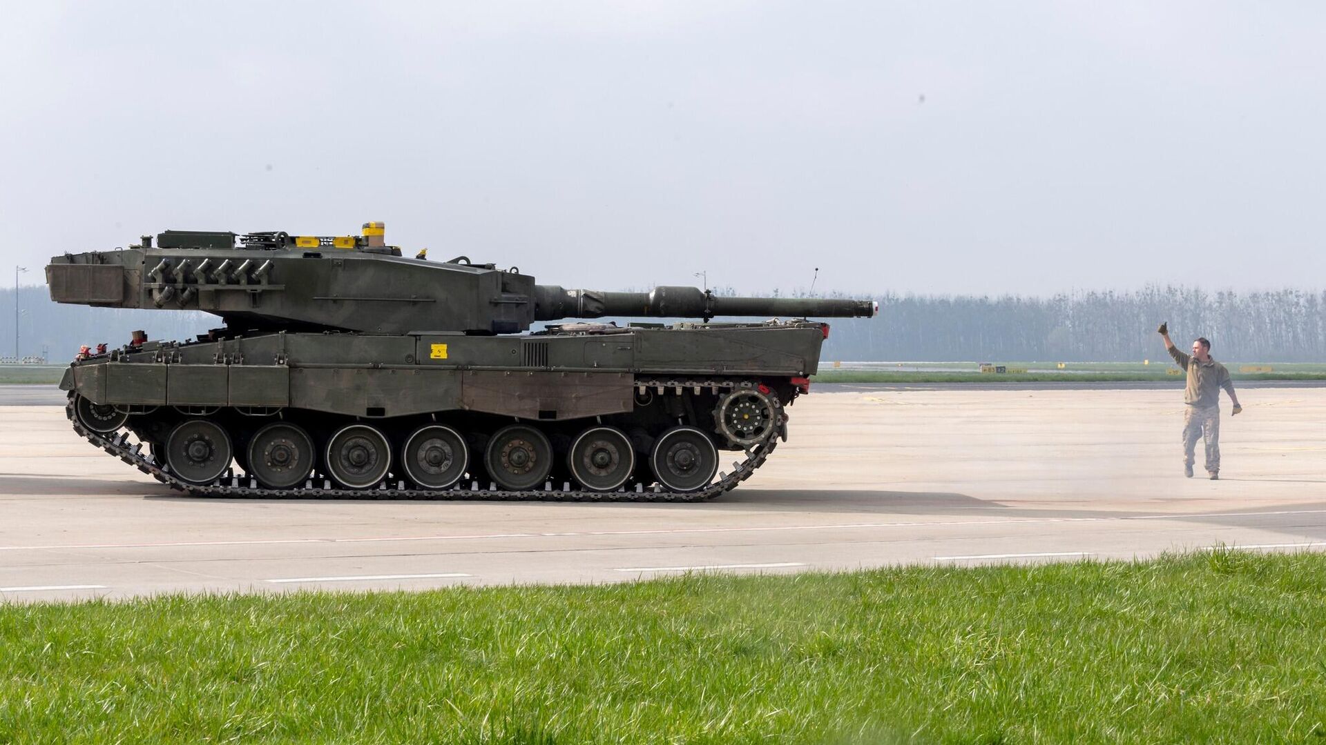 Подготовка канадских танков Leopard 2 для отправки на Украину - РИА Новости, 1920, 13.06.2023