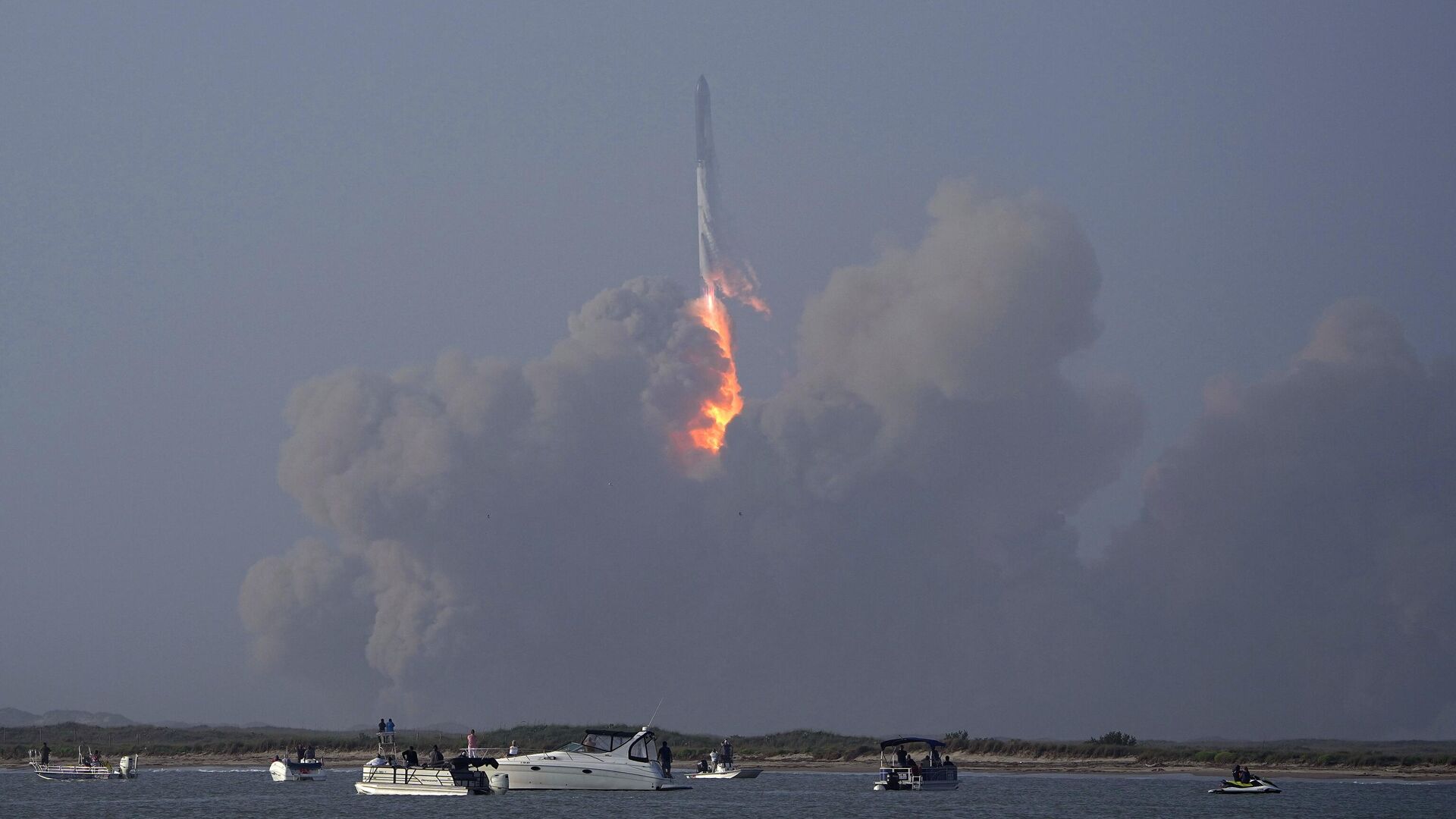 Старт ракеты-носителя SpaceX с ракетой Starship. Архивное фото - РИА Новости, 1920, 18.11.2023