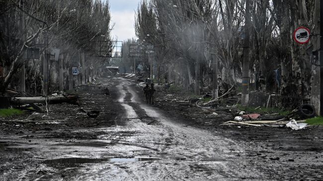 Бойцы ЧВК Вагнер на одной из улиц Артемовска