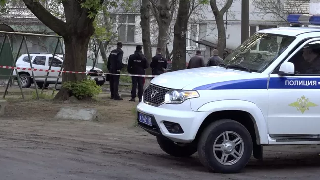 Сотрудники полиции на месте взрыва в Мелитополе. Архивное фото
