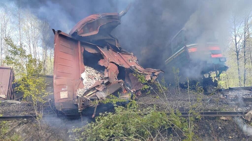 На месте схода локомотива на ж/д путях в Унечском районе Брянской области - РИА Новости, 1920, 01.05.2023