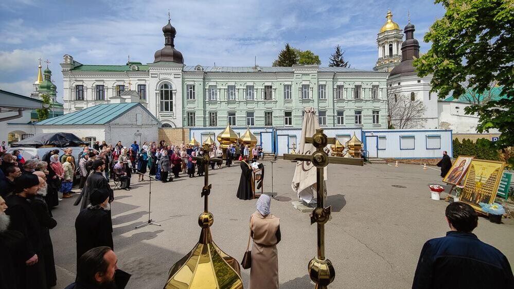 Верующие в Киево-Печерской лавре - РИА Новости, 1920, 18.08.2023