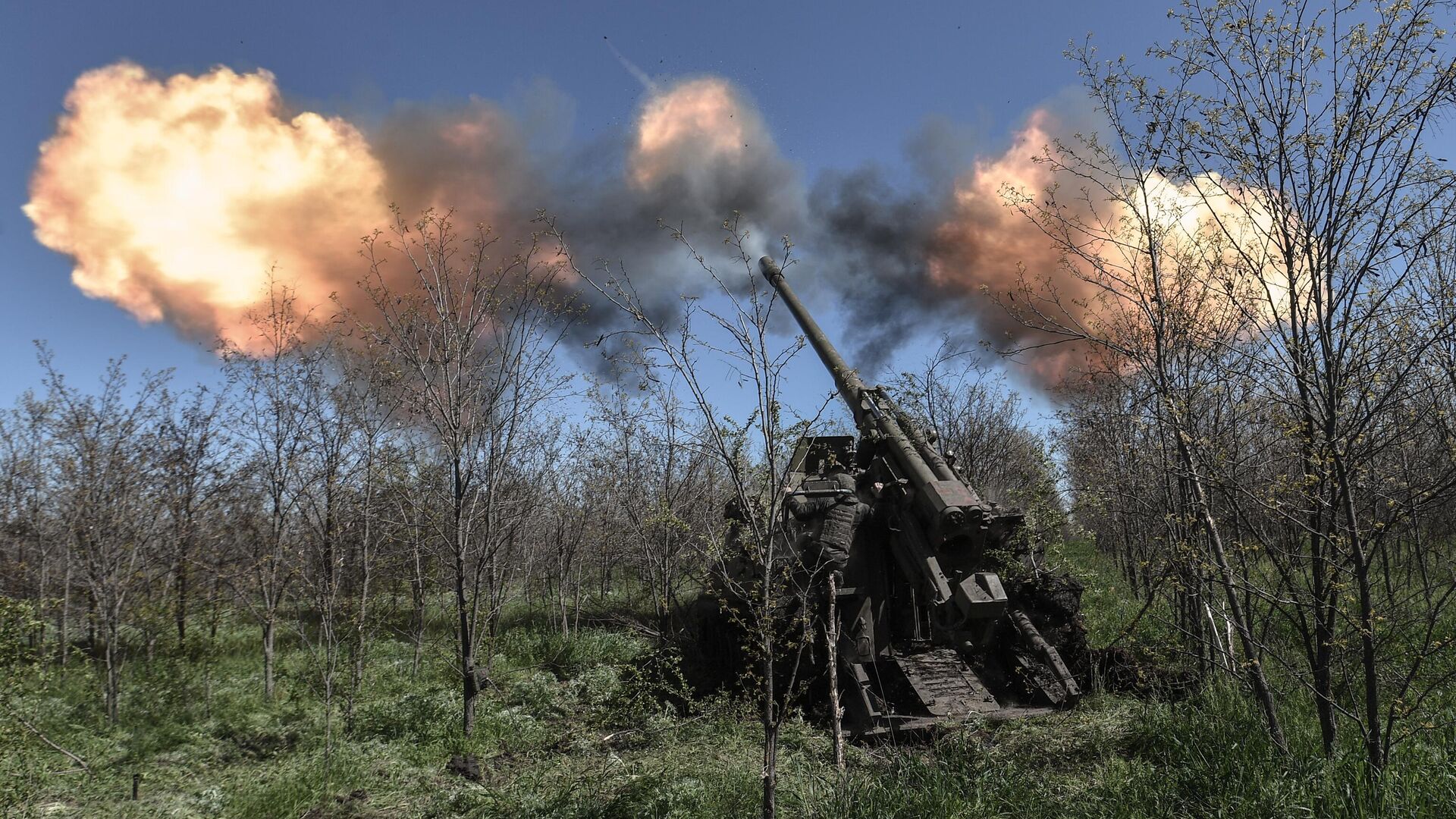 Боевая стрельба в зоне СВО - РИА Новости, 1920, 05.06.2023