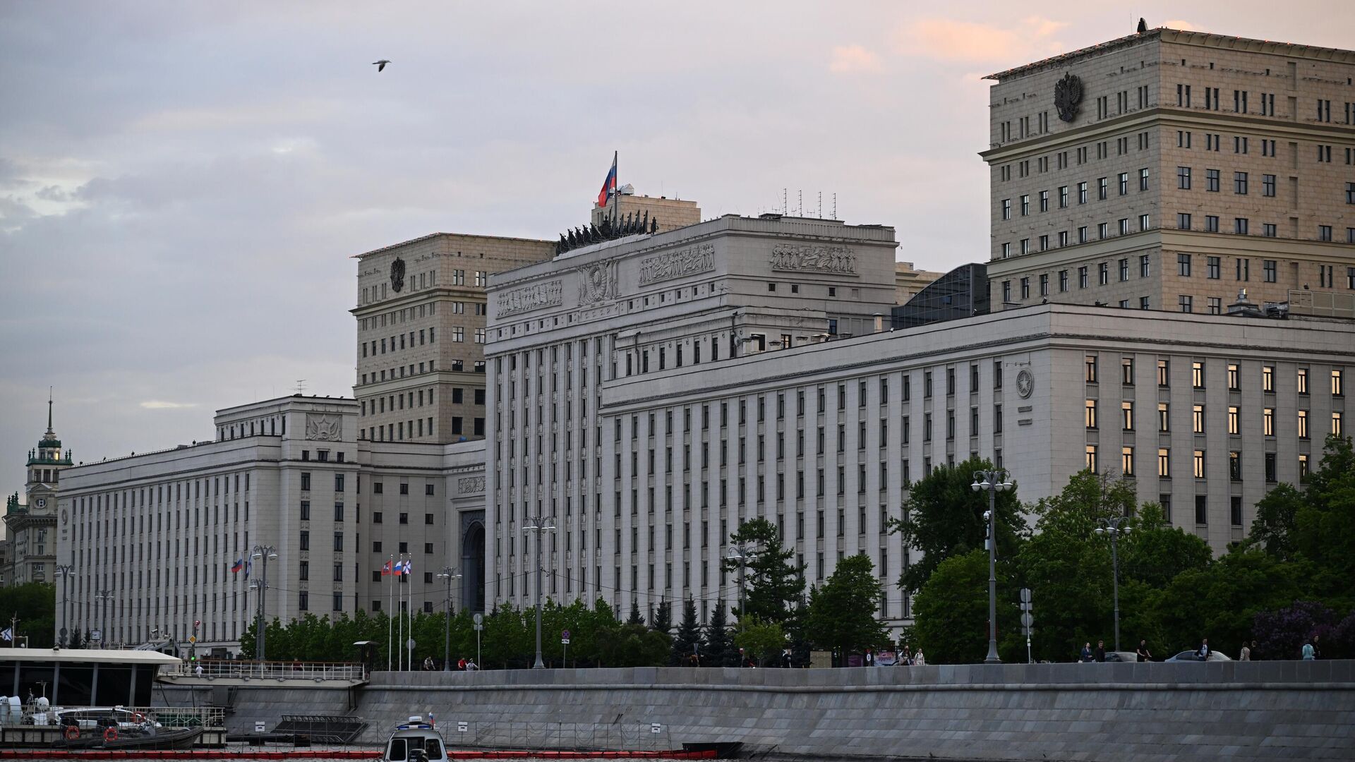 Вид на здание Министерства обороны России на Фрунзенской набережной в Москве - РИА Новости, 1920, 23.06.2023