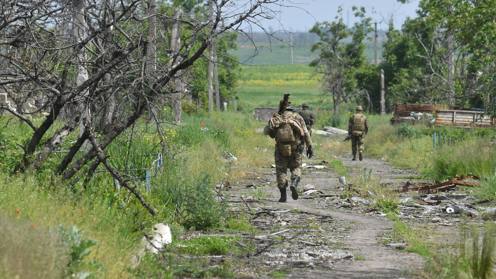 Российские военнослужащие в селе у линии соприкосновения на Артемовском направлении - РИА Новости, 1920, 11.11.2024