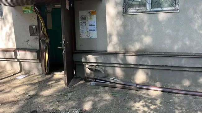 Последствия попадания беспилотника в Курске