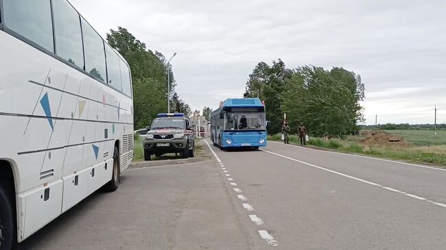 Возвращение из украинского плена российских военнослужащих. Архивное фото