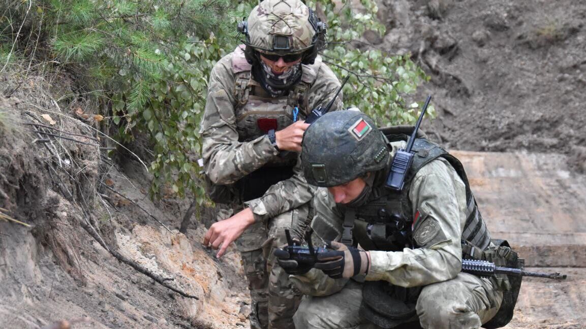 Совместные тренировки белорусских военнослужащих с бойцами группы Вагнер. Архивное фото - РИА Новости, 1920, 29.07.2023