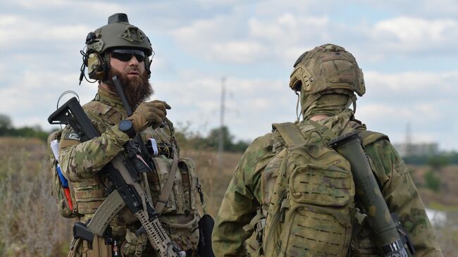 Бойцы специального полка полиции имени Героя России Ахмата-Хаджи Кадырова