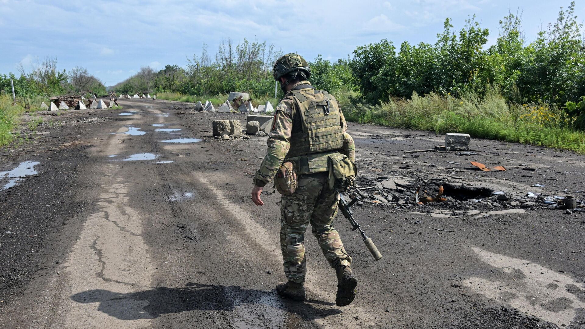 Военнослужащий ВС РФ на Купянском направлении в зоне специальной военной операции - РИА Новости, 1920, 16.10.2024