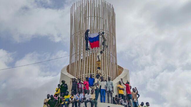 Сторонники военного переворота в столице Нигера Ниамее