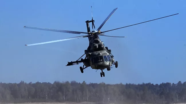 Военный вертолет Ми-8. Архивное фото