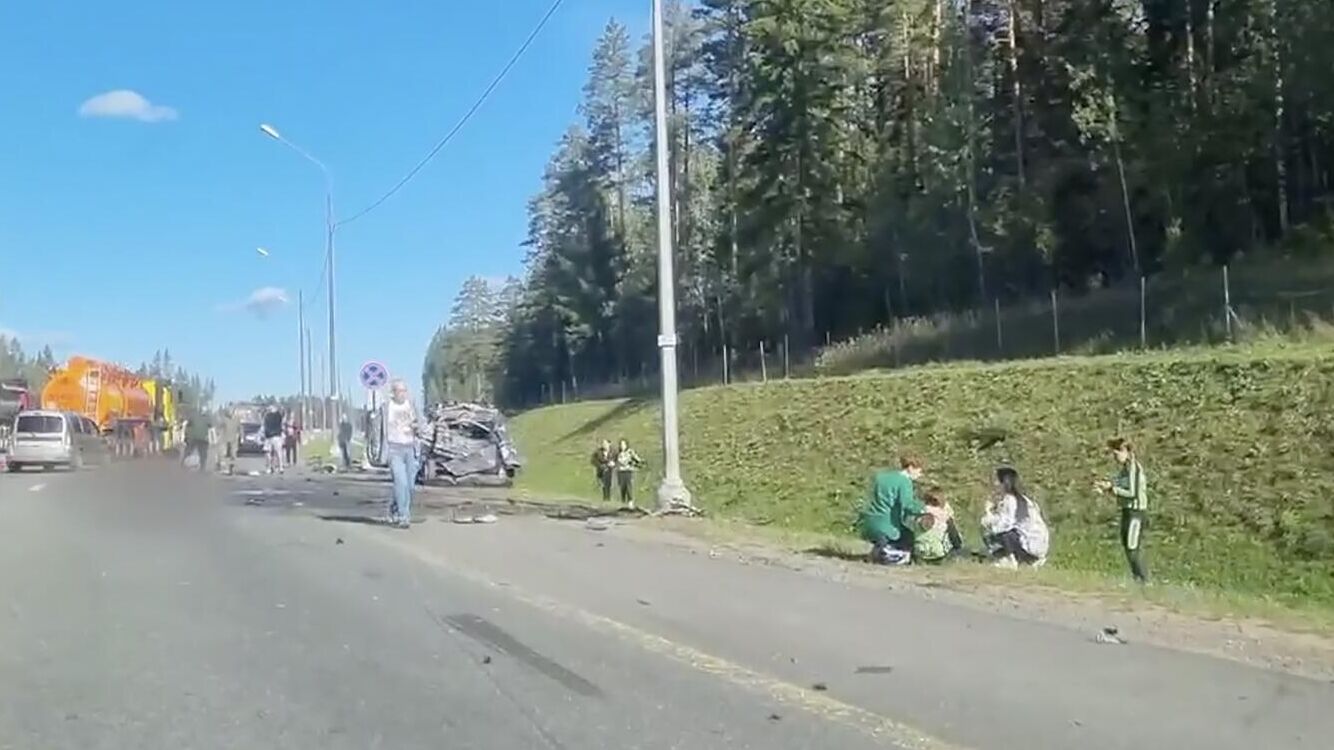 Место ДТП на трассе Скандинавия в Ленинградской области - РИА Новости, 1920, 07.09.2023